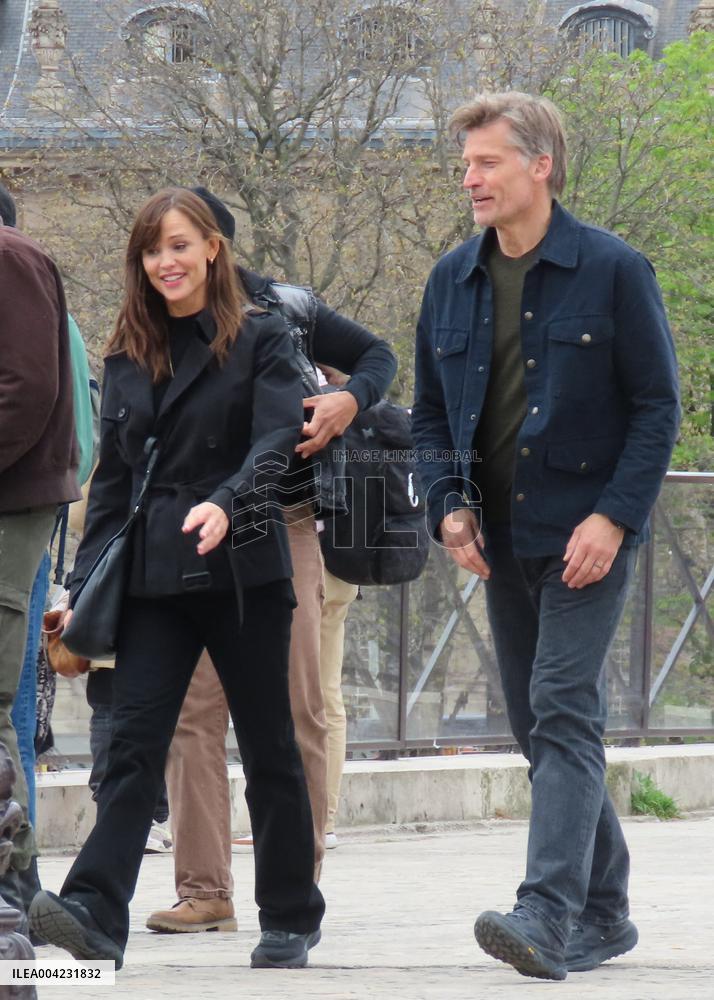 Jennifer Garner And Nikolaj Coster-Waldau On Set Of The Last Thing He Told Me - Paris