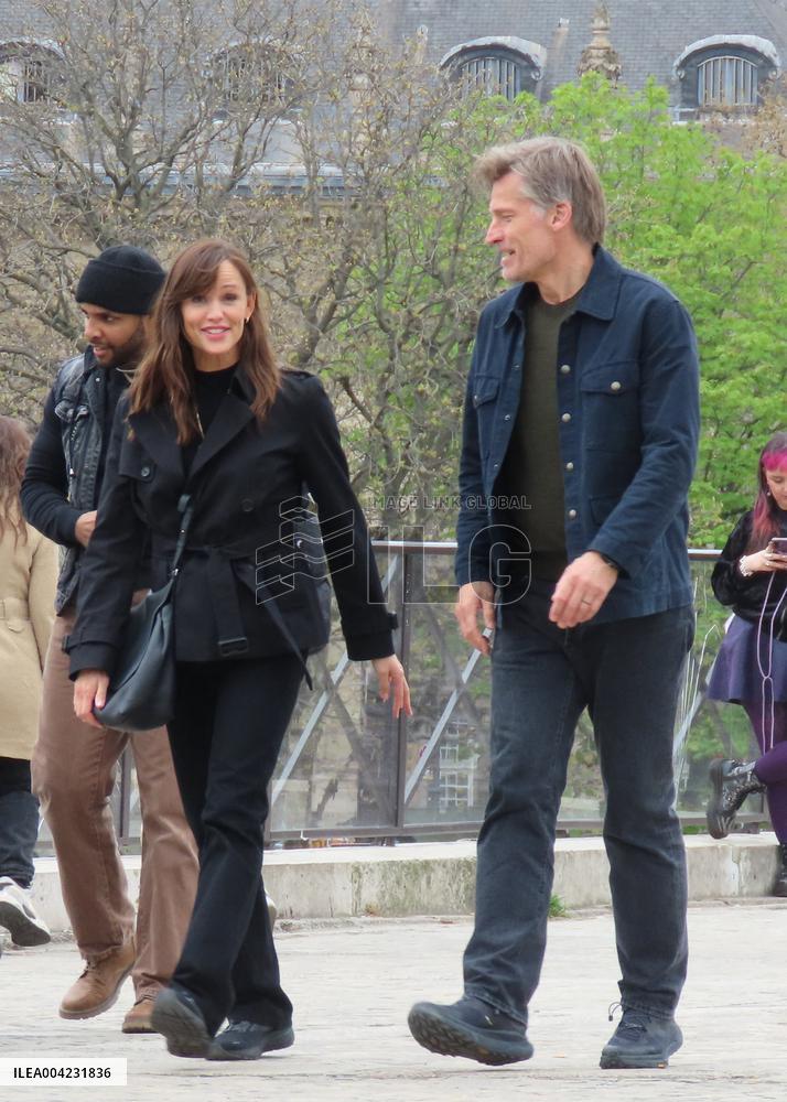 Jennifer Garner And Nikolaj Coster-Waldau On Set Of The Last Thing He Told Me - Paris