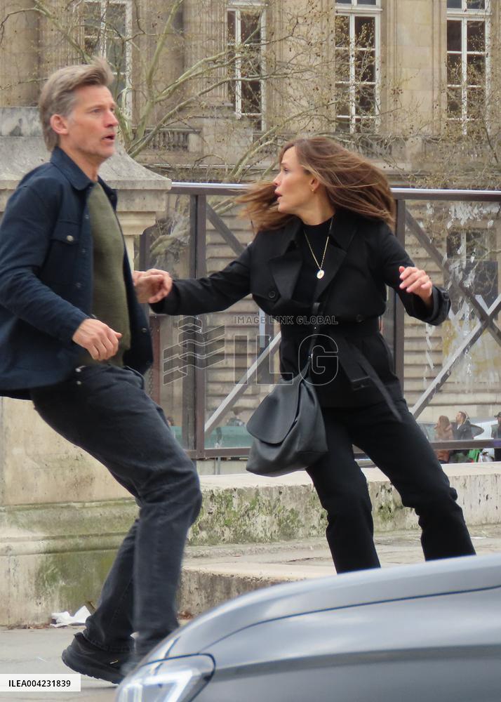 Jennifer Garner And Nikolaj Coster-Waldau On Set Of The Last Thing He Told Me - Paris