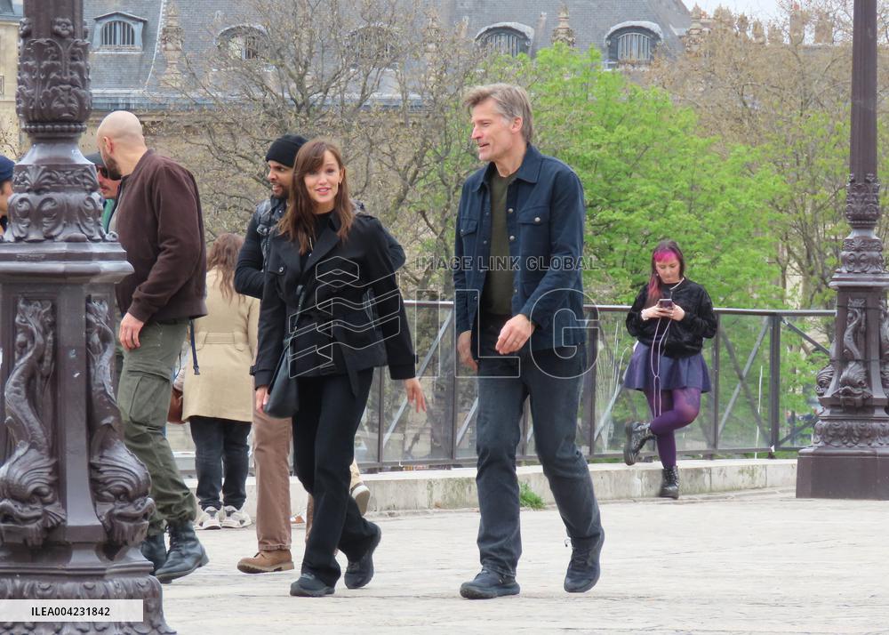 Jennifer Garner And Nikolaj Coster-Waldau On Set Of The Last Thing He Told Me - Paris
