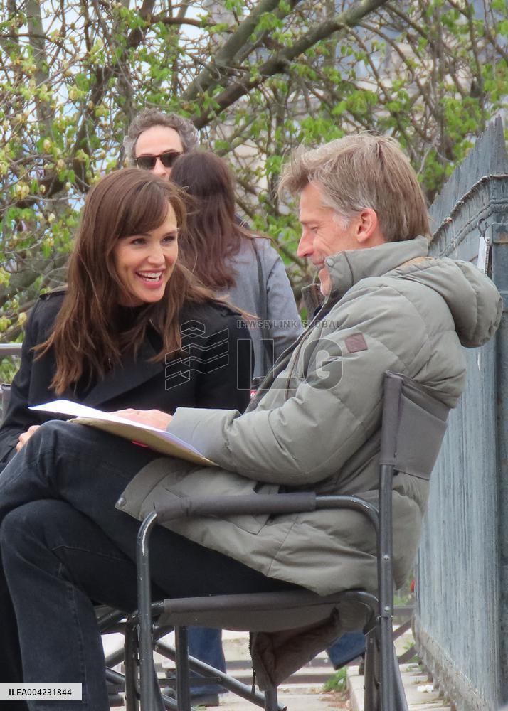 Jennifer Garner And Nikolaj Coster-Waldau On Set Of The Last Thing He Told Me - Paris