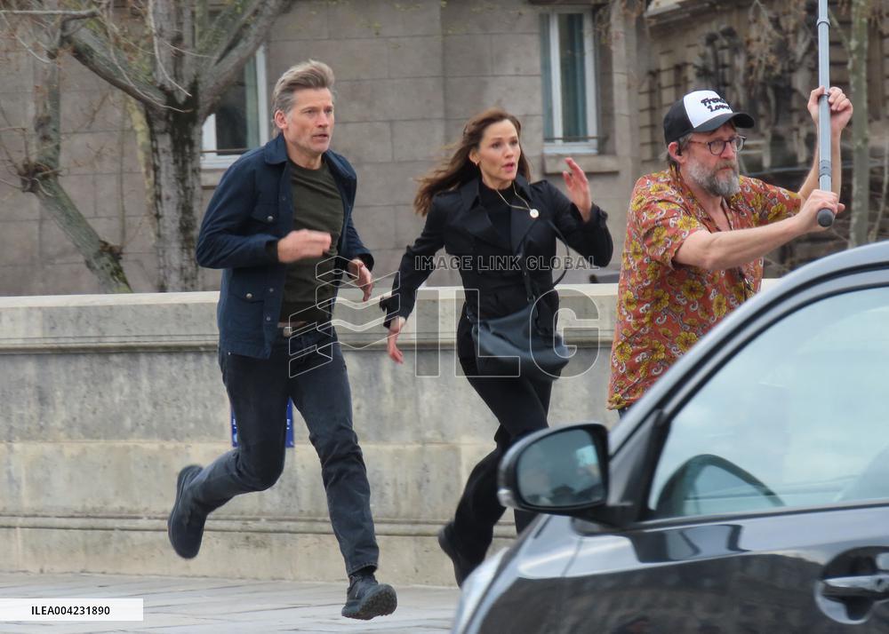 Jennifer Garner And Nikolaj Coster-Waldau On Set Of The Last Thing He Told Me - Paris