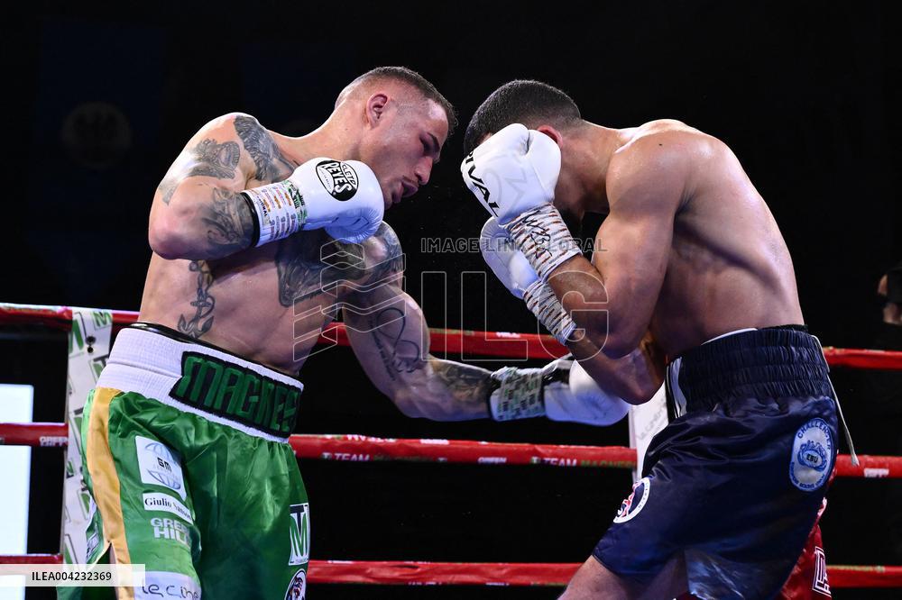 CONTATTO - Boxe - Mondiale Silver WBC Feather Weight - Magnesi vs El Handri