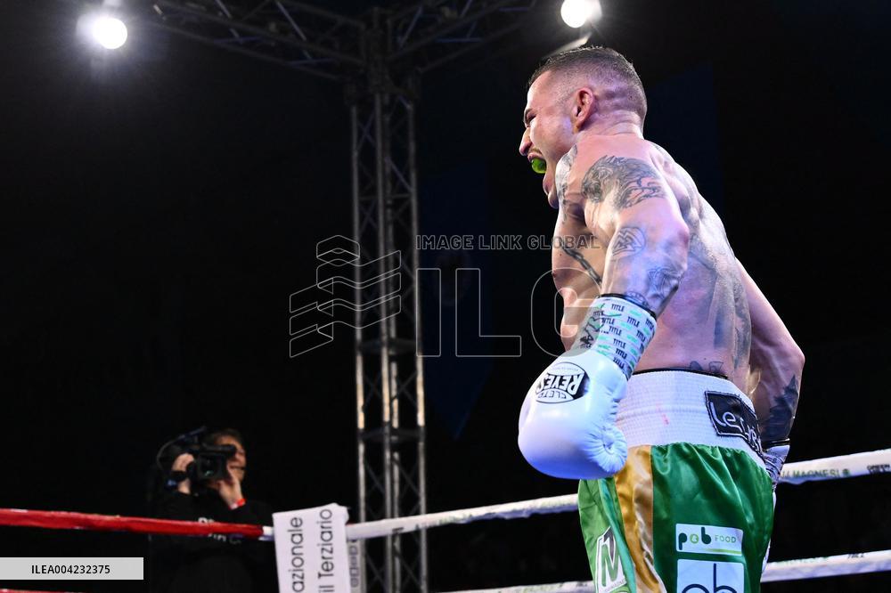 CONTATTO - Boxe - Mondiale Silver WBC Feather Weight - Magnesi vs El Handri