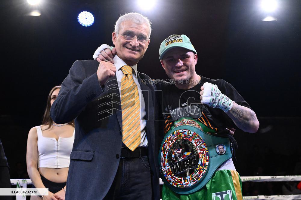 CONTATTO - Boxe - Mondiale Silver WBC Feather Weight - Magnesi vs El Handri