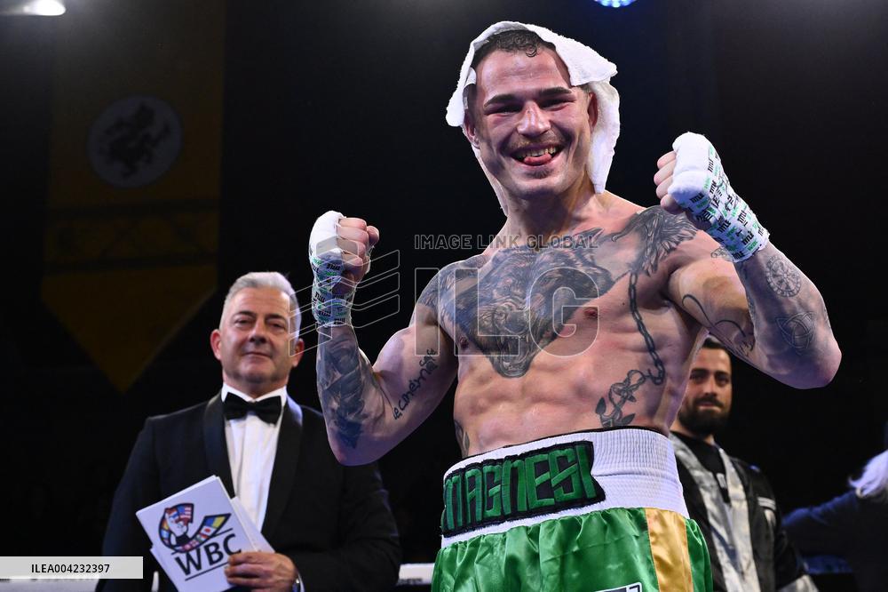 CONTATTO - Boxe - Mondiale Silver WBC Feather Weight - Magnesi vs El Handri