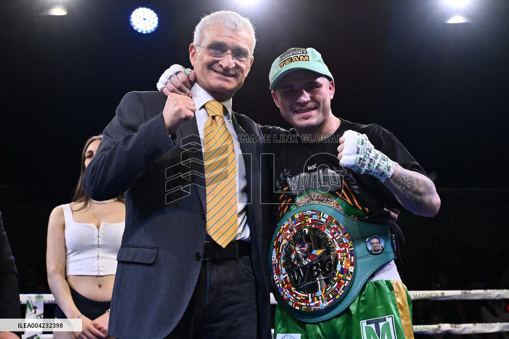 CONTATTO - Boxe - Mondiale Silver WBC Feather Weight - Magnesi vs El Handri