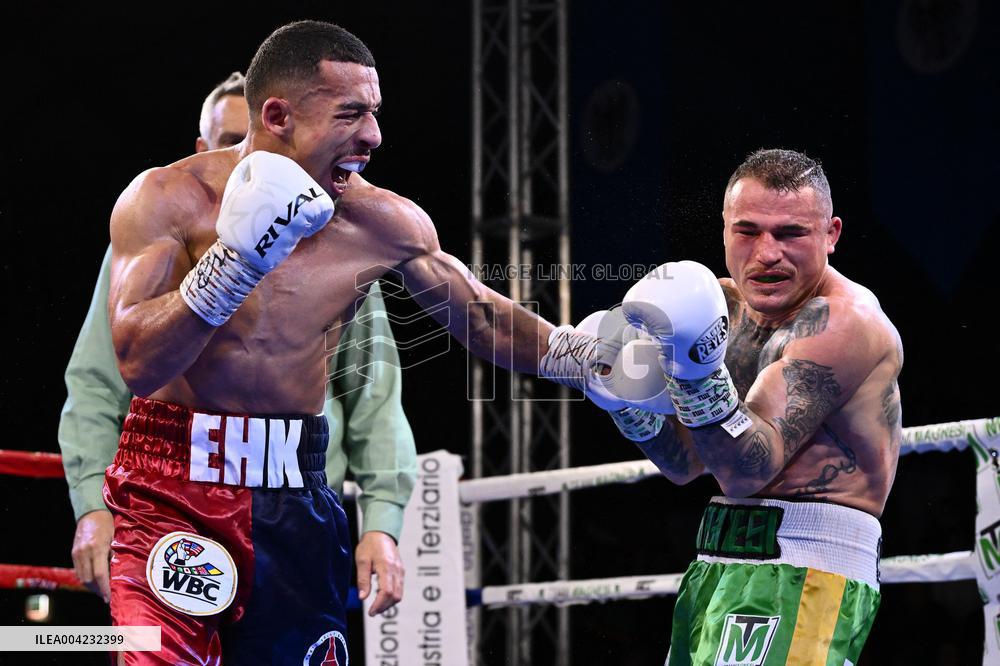 CONTATTO - Boxe - Mondiale Silver WBC Feather Weight - Magnesi vs El Handri