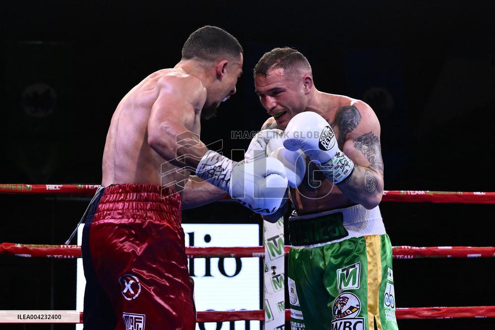 CONTATTO - Boxe - Mondiale Silver WBC Feather Weight - Magnesi vs El Handri