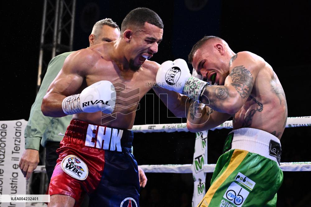 CONTATTO - Boxe - Mondiale Silver WBC Feather Weight - Magnesi vs El Handri