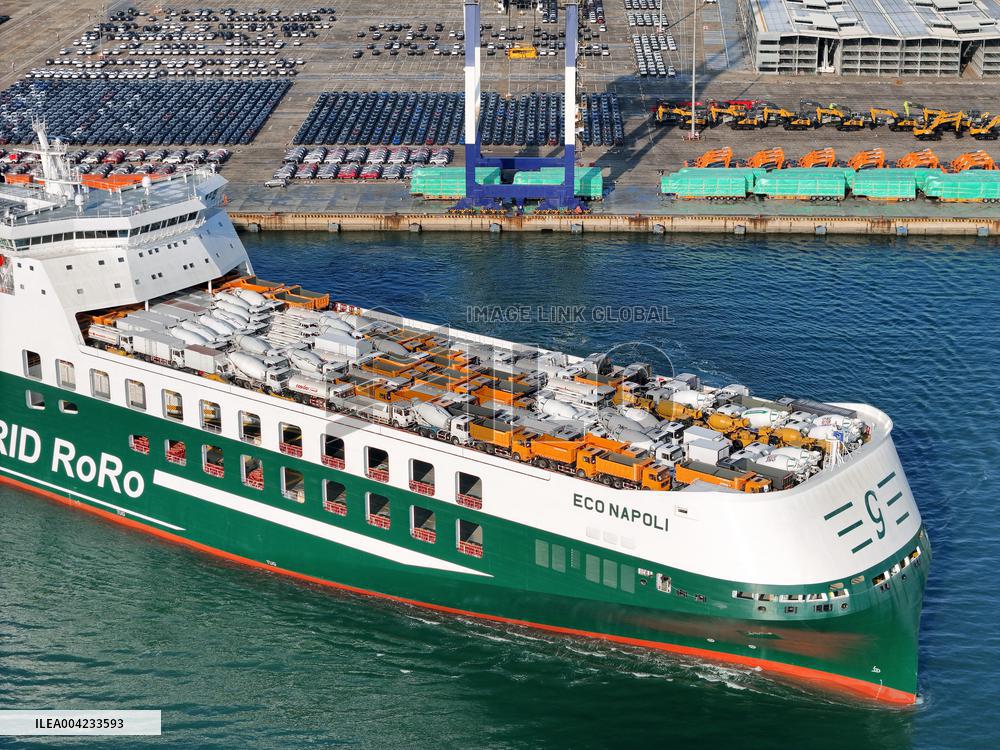 World's Largest Environmentally Friendly Short-haul RO-ro Ship First Load Operation