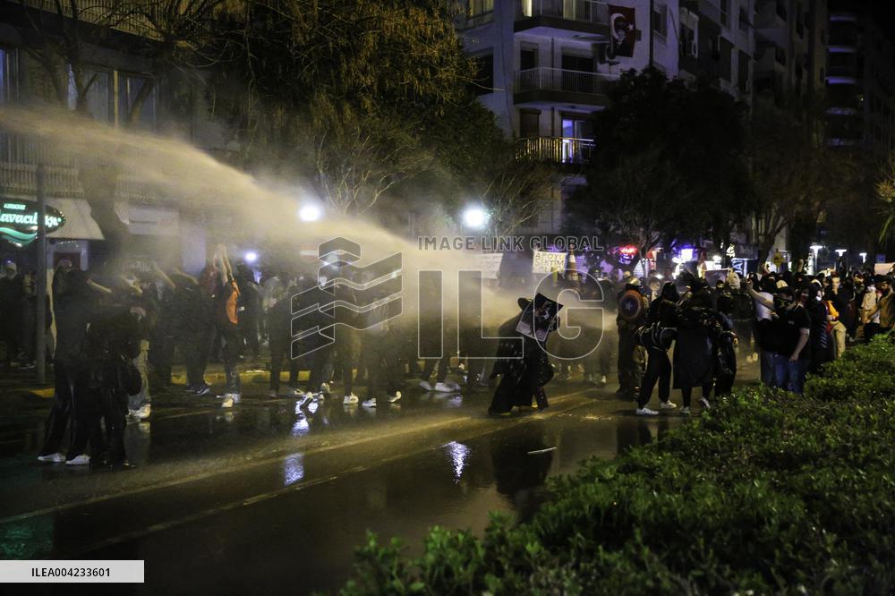 Protests continue over arrest of Istanbul mayor - Izmir