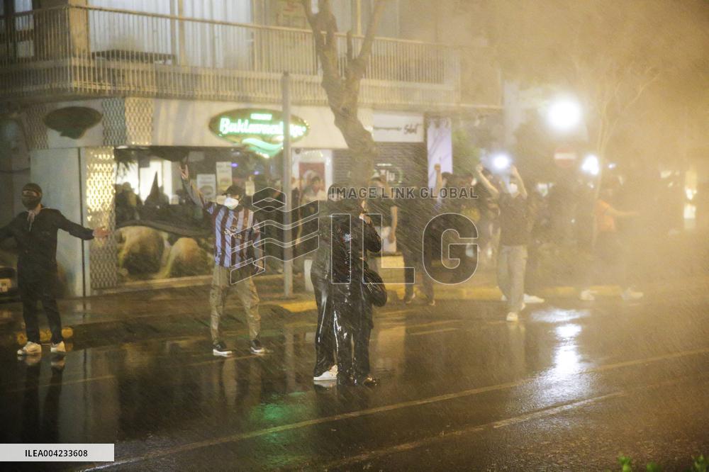 Protests continue over arrest of Istanbul mayor - Izmir