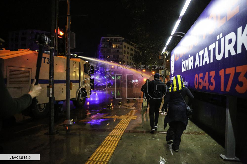 Protests continue over arrest of Istanbul mayor - Izmir