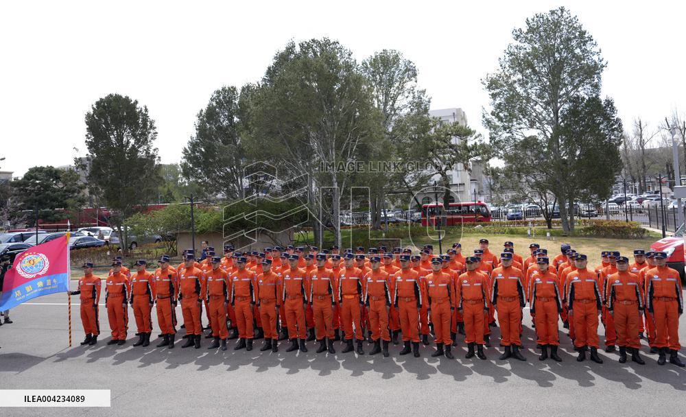 Chinese Rescue Teams Depart For Myanmar