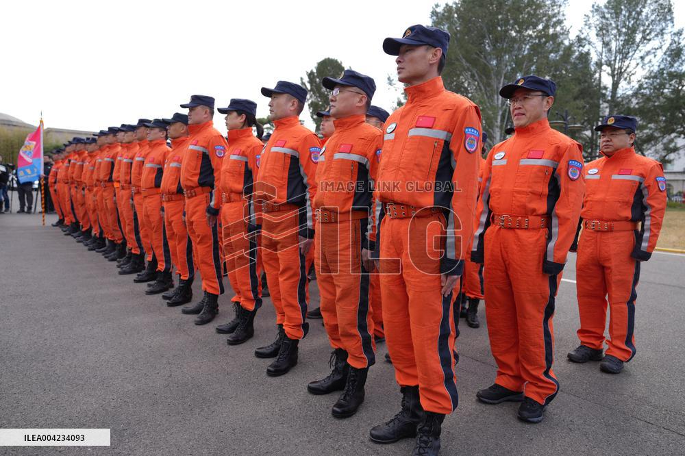 Chinese Rescue Teams Depart For Myanmar