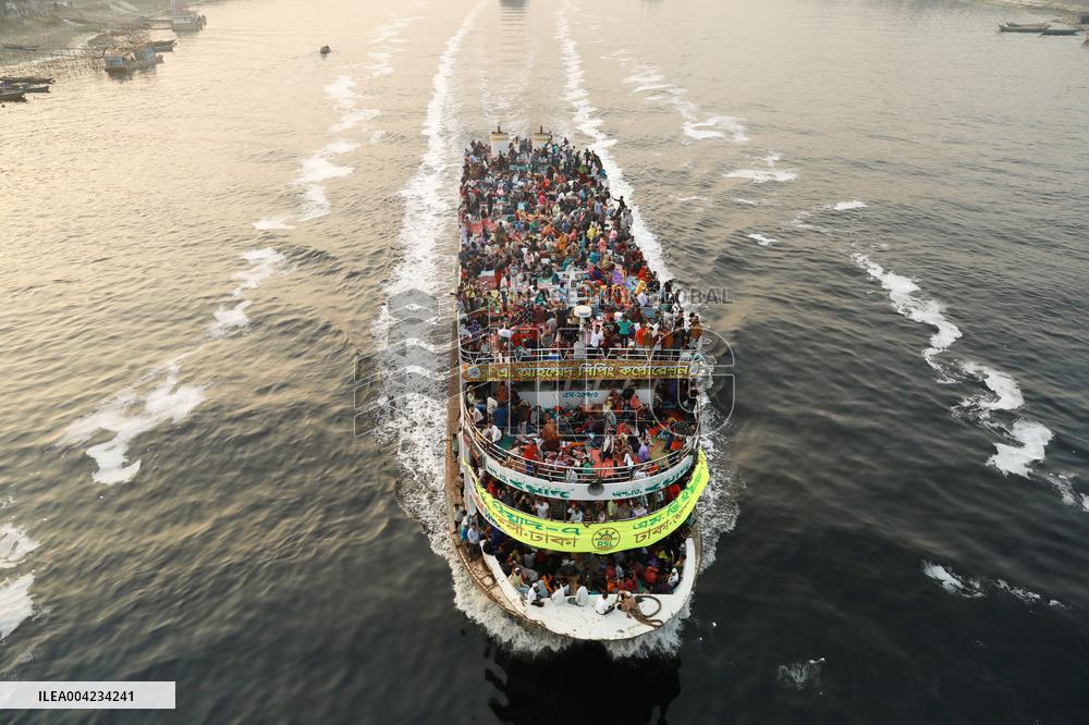 Millions of Bangladeshis travel in annual Eid-ul-Fitr exodus