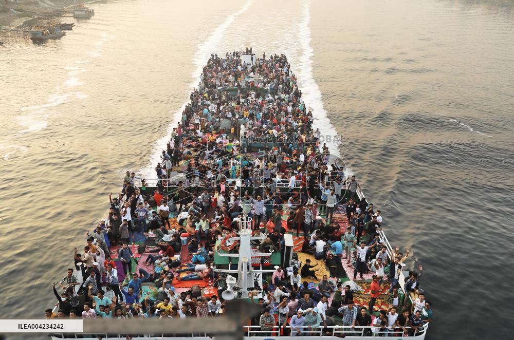 Millions of Bangladeshis travel in annual Eid-ul-Fitr exodus