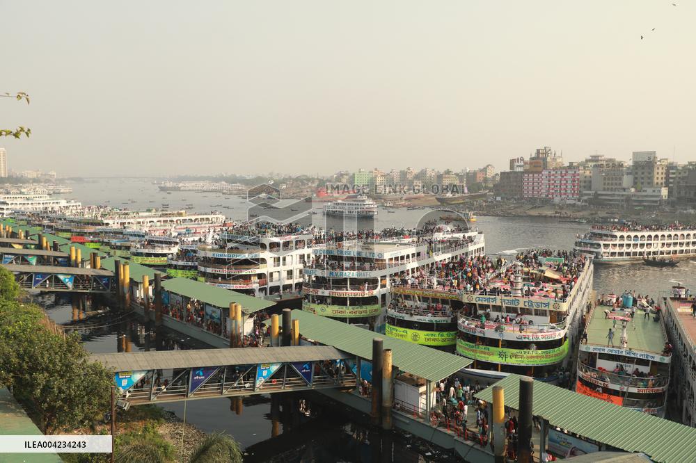 Millions of Bangladeshis travel in annual Eid-ul-Fitr exodus