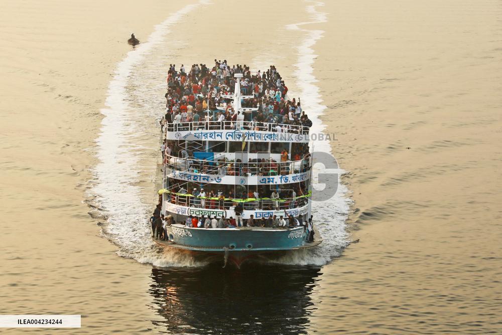 Millions of Bangladeshis travel in annual Eid-ul-Fitr exodus