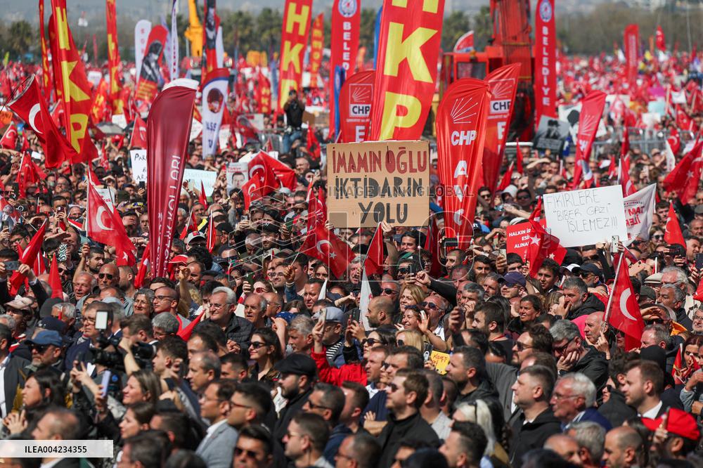 Hundreds Of Thousands Protest In Istanbul To Defend Democracy