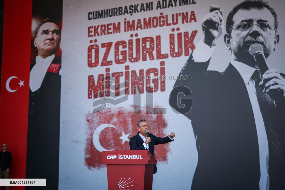 Hundreds Of Thousands Protest In Istanbul To Defend Democracy