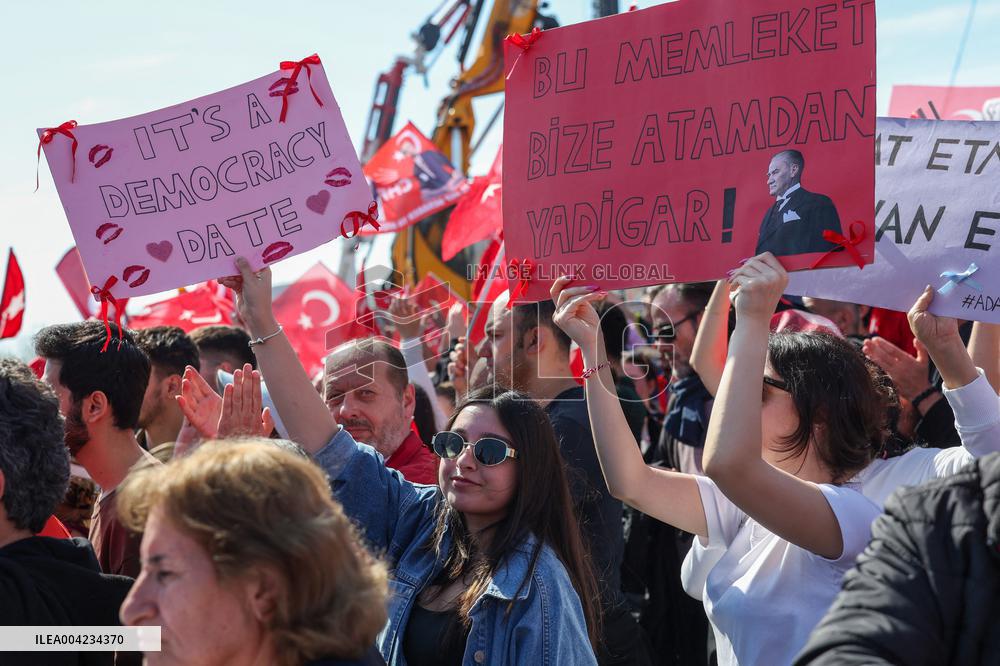 Hundreds Of Thousands Protest In Istanbul To Defend Democracy