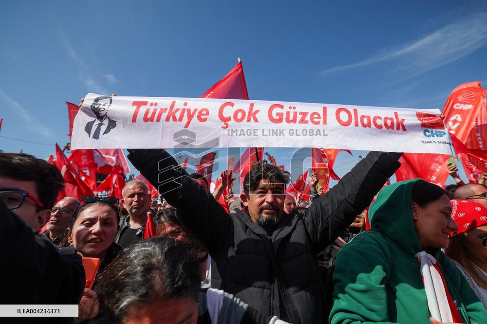 Hundreds Of Thousands Protest In Istanbul To Defend Democracy