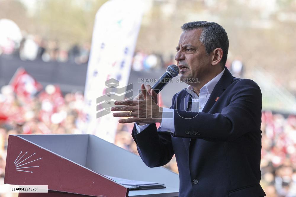 Hundreds Of Thousands Protest In Istanbul To Defend Democracy