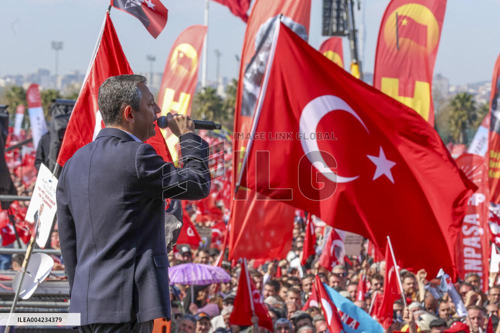 Hundreds Of Thousands Protest In Istanbul To Defend Democracy