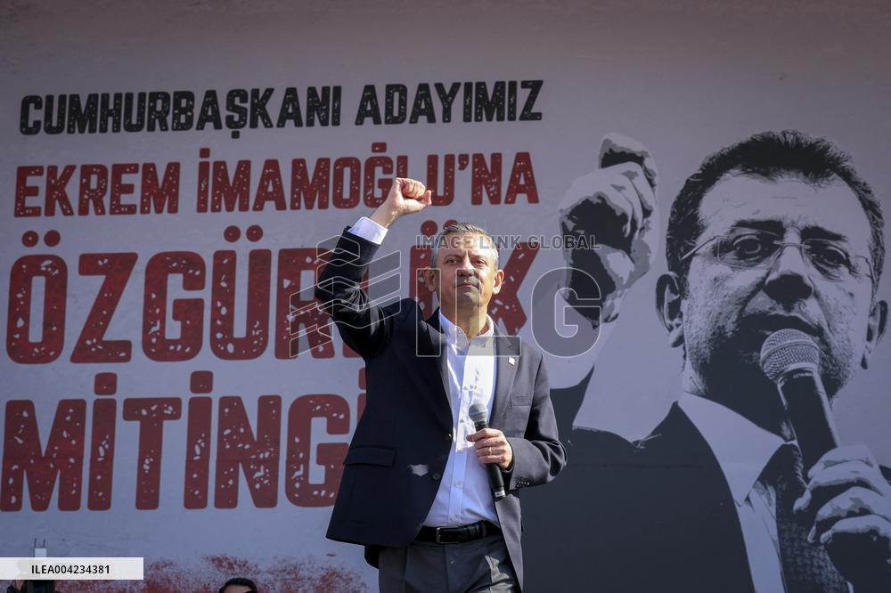 Hundreds Of Thousands Protest In Istanbul To Defend Democracy