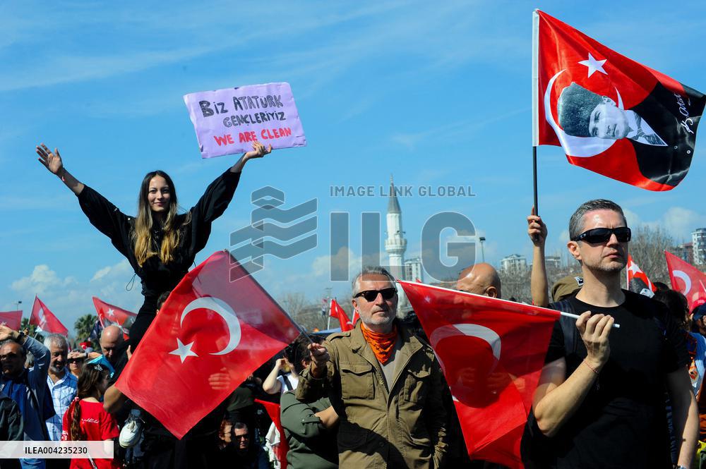Hundreds Of Thousands Protest In Istanbul To Defend Democracy