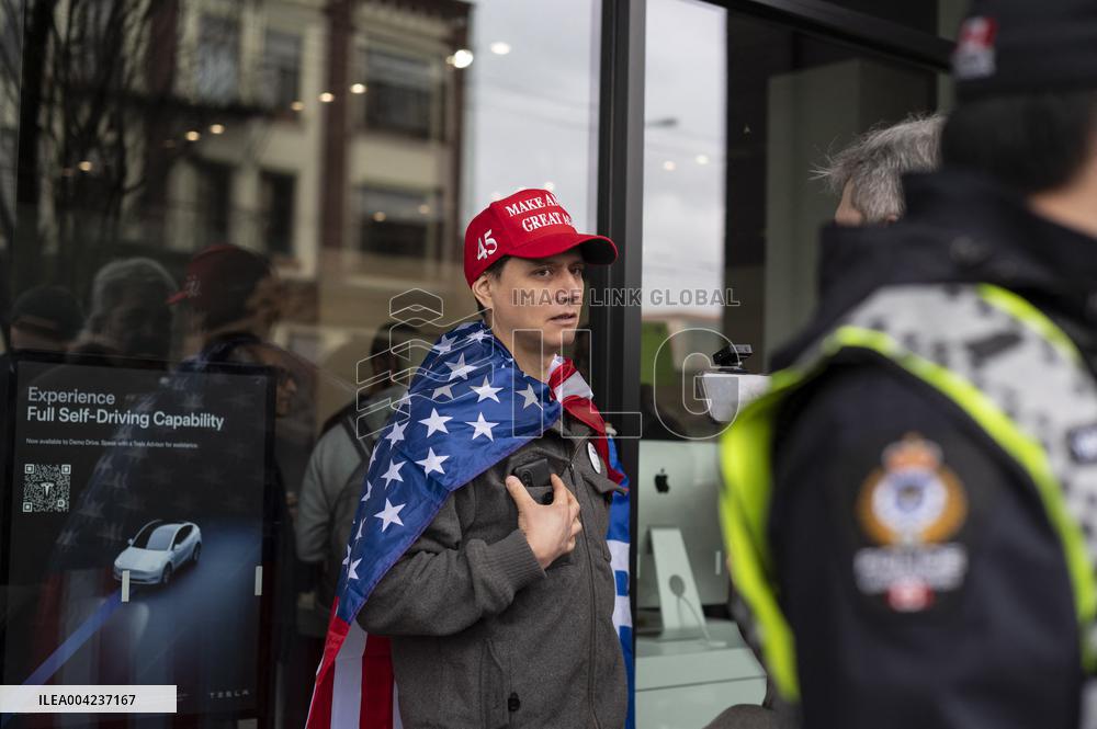 Protests Outside Tesla Demand Musk Resign - Vancouver