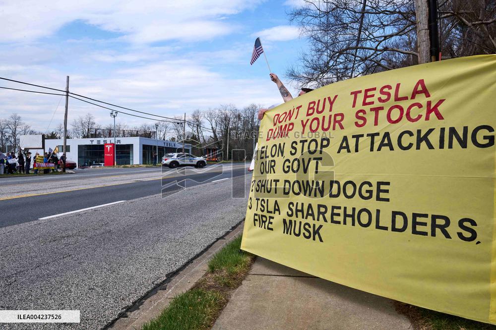 Tesla Takedown Global Day Of Action - Baltimore