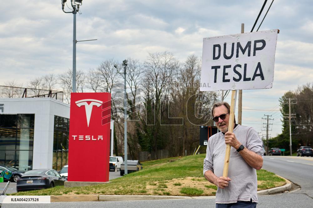 Tesla Takedown Global Day Of Action - Baltimore