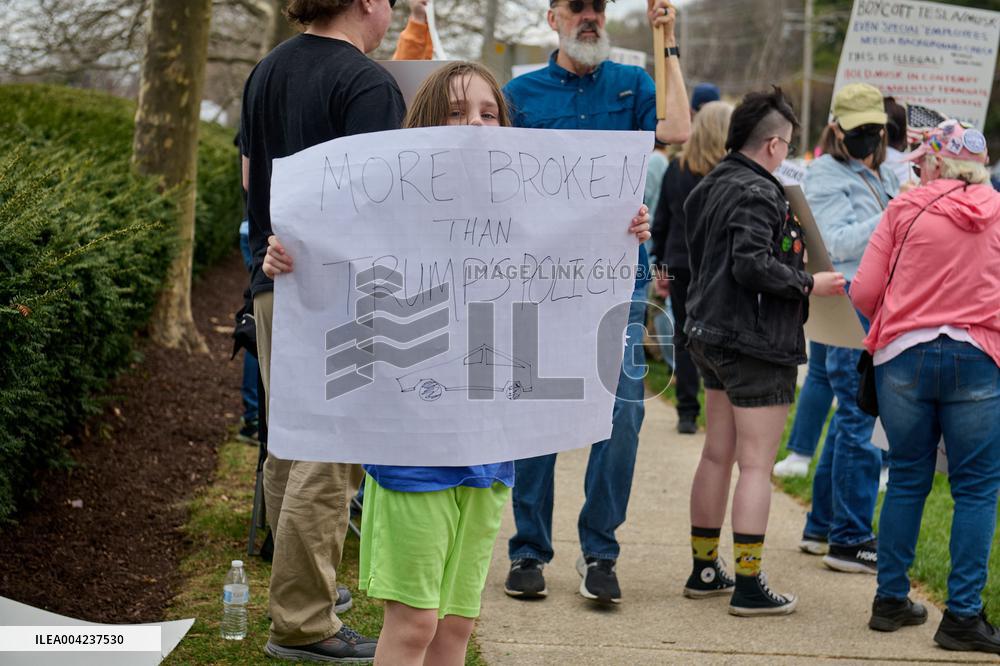 Tesla Takedown Global Day Of Action - Baltimore