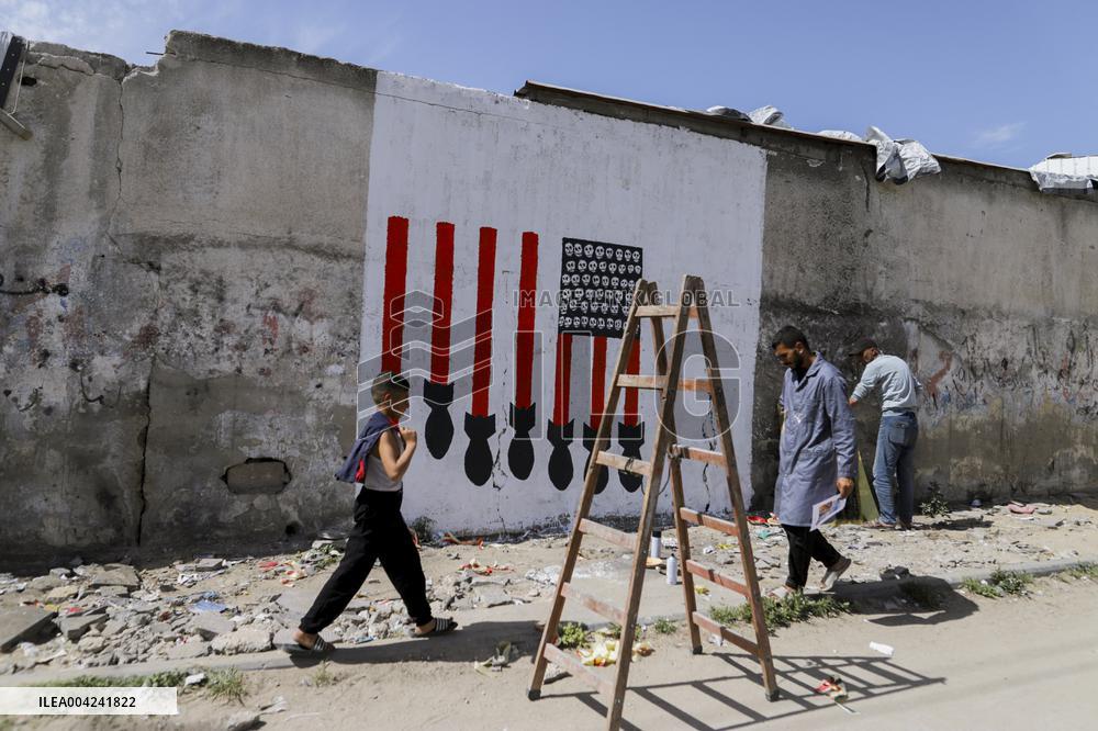 Walls of Gaza Speak Against U.S. Arms