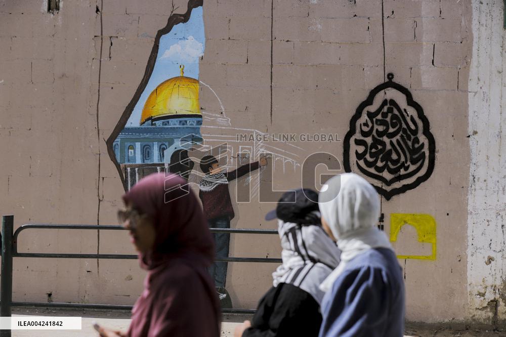 Walls of Gaza Speak Against U.S. Arms