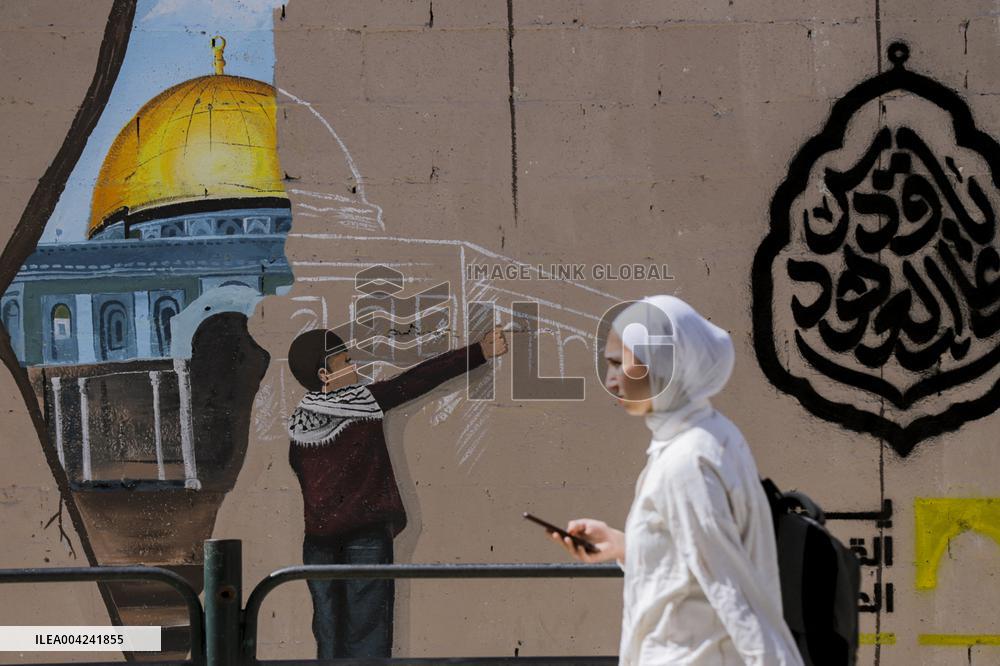 Walls of Gaza Speak Against U.S. Arms