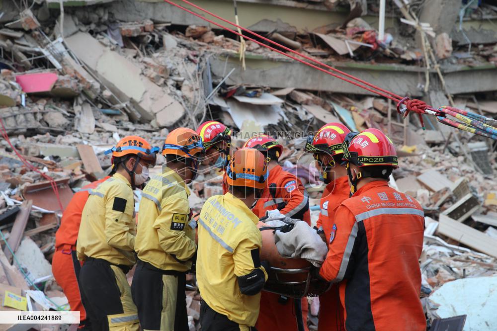 Rescue Search For Survivors Three Days After Quake - Myanmar