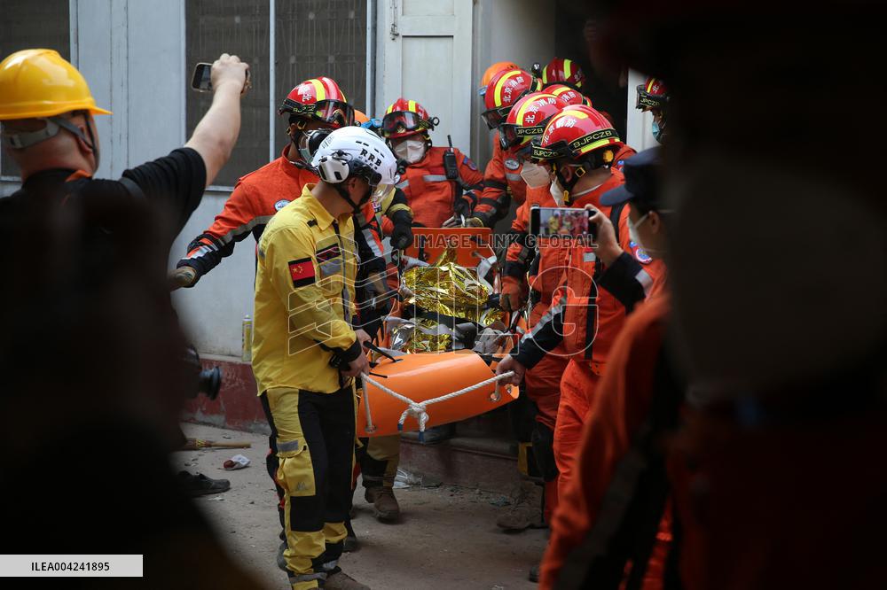 Rescue Search For Survivors Three Days After Quake - Myanmar