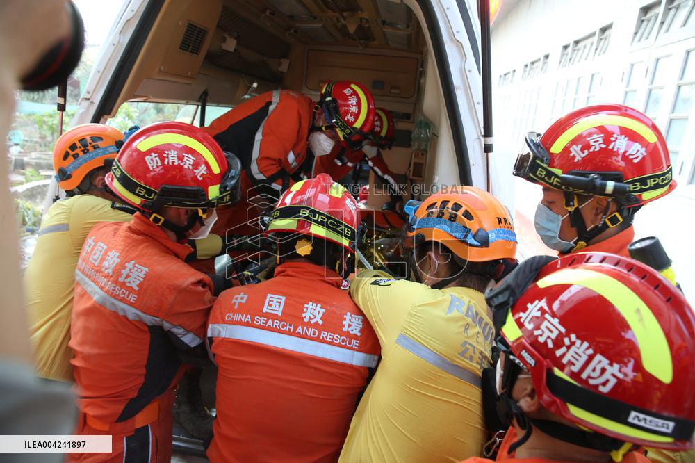 Rescue Search For Survivors Three Days After Quake - Myanmar