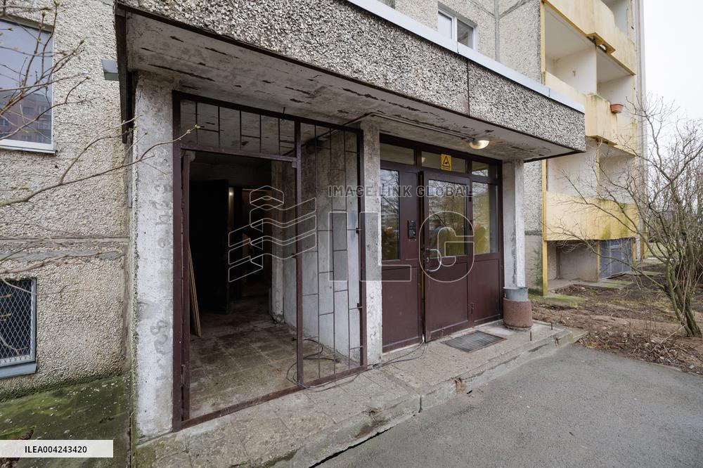 Shelter in the basement of an apartment building