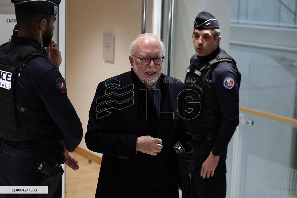 Le Pen RN Party leaves her Trial Verdict for EU Fund Embezzlement - Paris