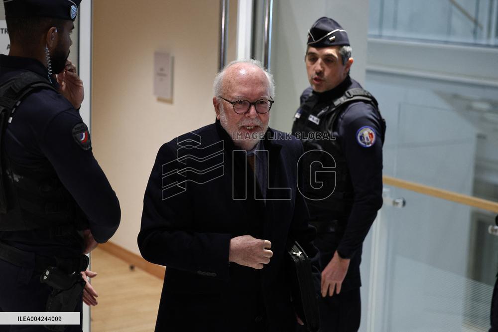 Le Pen RN Party leaves her Trial Verdict for EU Fund Embezzlement - Paris