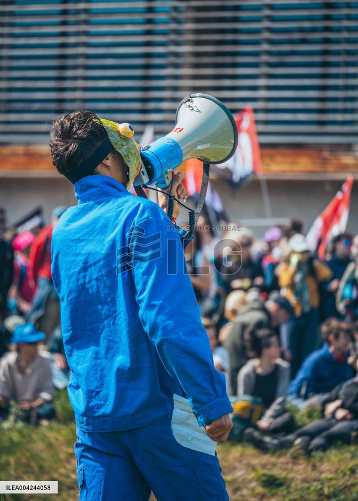 Demonstration Against STMicro and Soitec Expansion - Bernin