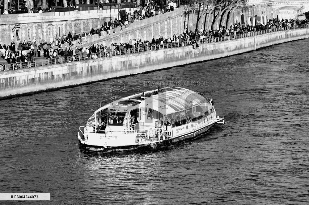 First Rays of Spring Along the Seine - Paris