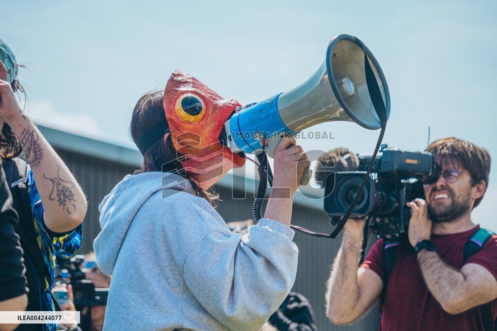 Demonstration Against STMicro and Soitec Expansion - Bernin