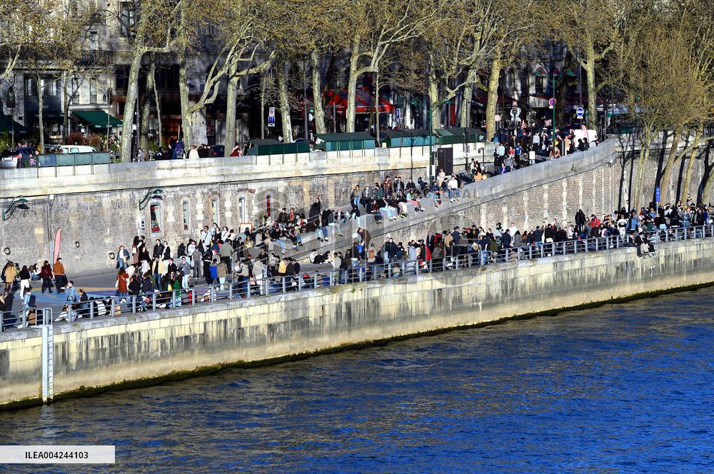First Rays of Spring Along the Seine - Paris