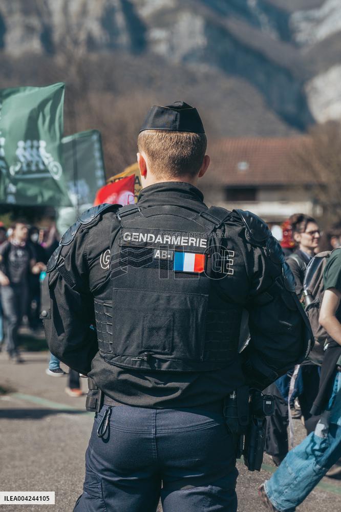 Demonstration Against STMicro and Soitec Expansion - Bernin